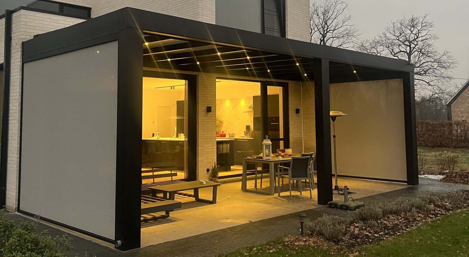 Alles wat je moet weten over een terrasoverkapping! 2 image00005 scaled e1732195004615